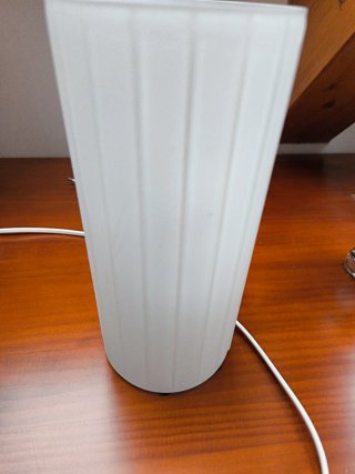 Lámpara de mesa de vidrio