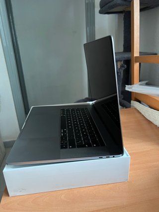 MacBook Pro 15 i9(2019-2018) 16 RAM SSD 8 nuceleos