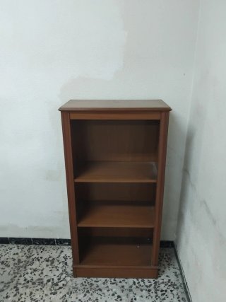 Librería de Madera Color Nogal