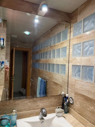Armario y espejo de baño