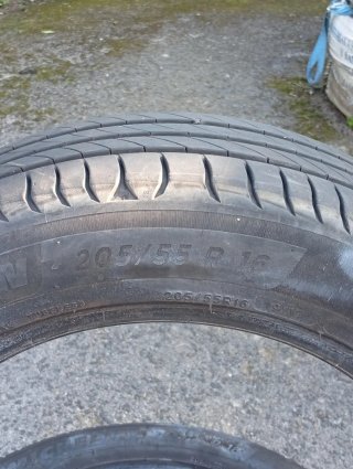 Neumático Michelin y hankook 205/55 R16