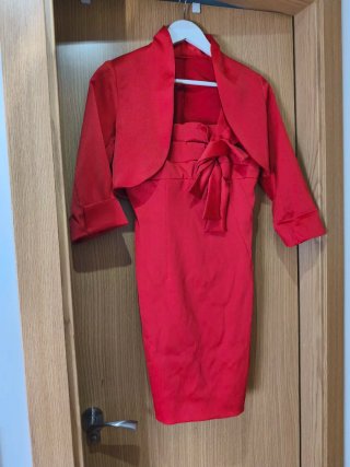 Vestido de fiesta rojo D'lirio con torera
