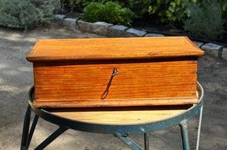 ANTIGUA CAJA DE MADERA DE PINO CIRCA DE 1900