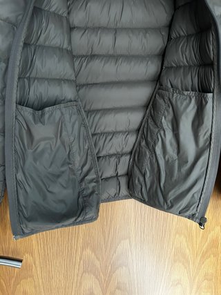 Chaqueta de Plumas marrón claro.