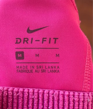 Sujetador deportivo Nike fucsia Talla M