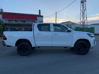 TOYOTA Hilux 2.4 D4D cabina doble GX