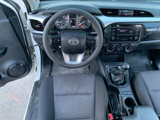 TOYOTA Hilux 2.4 D4D cabina doble GX