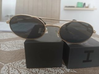 Gafas de sol de marca Miu Miu doradas originales