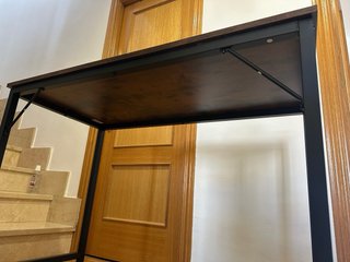 Mesa de Madera con Estructura Metálica