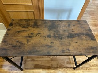 Mesa de Madera con Estructura Metálica