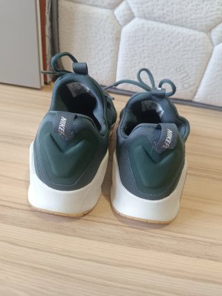 Zapatillas Nike Marrón y Verde