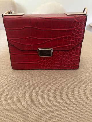 Bolso Rojo con Textura