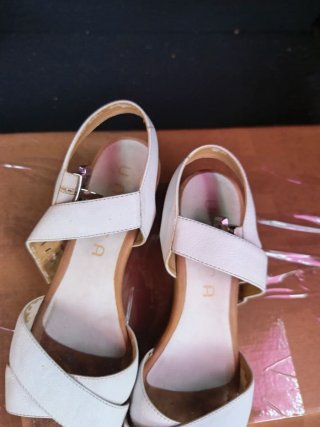 Sandalias de Piel Blancas UNISA talla 40