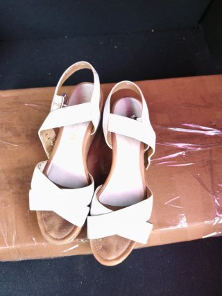 Sandalias de Piel Blancas UNISA talla 40