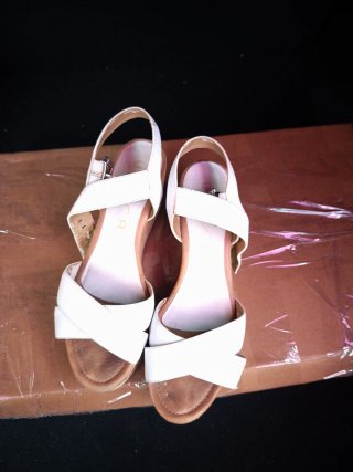 Sandalias de Piel Blancas UNISA talla 40