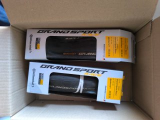 Cubierta Continental Grand Sport Race 700x25C
