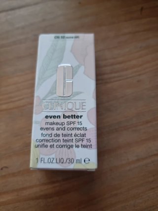 Clinique Even Better Maquillaje SPF 15 CN 52