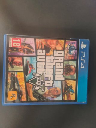 Vendo 7 juegos para la play 4.