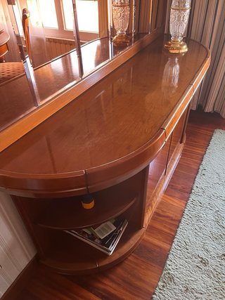 Aparador de madera de nogal