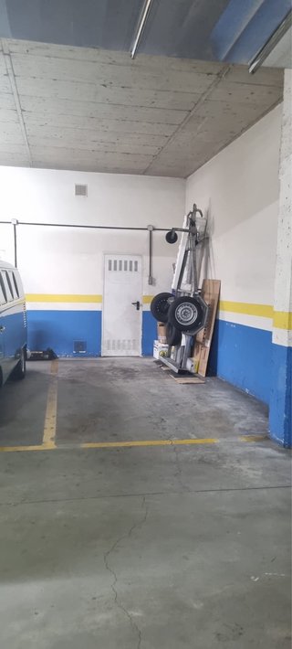Garaje grande con amplia entrada. Plaza 5,20 x 2,5