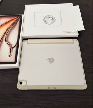iPad Air M4 256GB Blanco estrellado + Funda beige