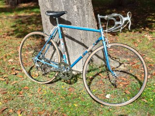 Bicicleta de Carretera BH Azul