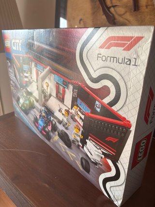 LEGO City Garage F1 60444