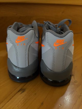Zapatillas Nike Grises y Naranjas. T 38.UNISEX