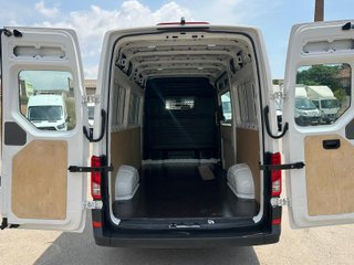 VOLKSWAGEN Crafter 2.0 TDI 140 MEDIA SOBREELEVADA