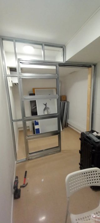 Puerta corredera  con casoneto
