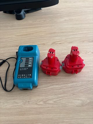 Cargador y 2 Baterías para Herramientas