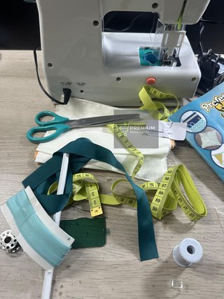 Buki 5410  máquina de coser