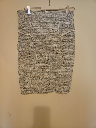 Falda tubo tweed blanco y negro