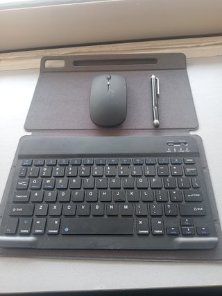Teclado, Mouse, Lápiz y Porta Tablet