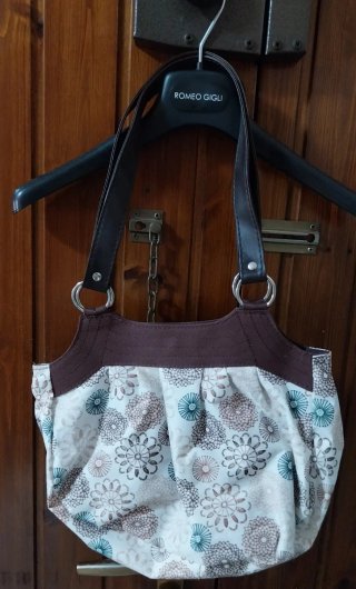 Borsa a spalla con stampa floreale