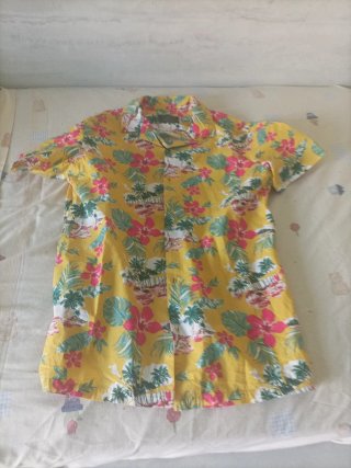 Camisa festival estampada tropical
