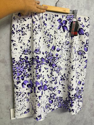 Falda Touché floral morado y blanco a estrenar T52