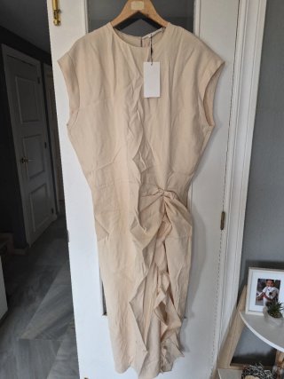 Vestido Beige con Detalle Drapeado