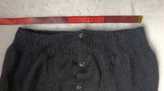 Jersey de Punto Negro con Bordado Floral