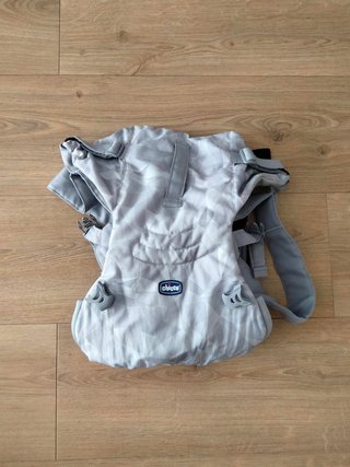 Mochila Portabebés Chicco Easyfit Gris