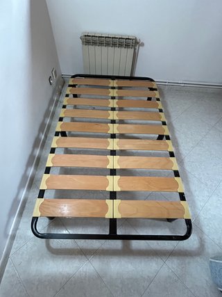 Somier de láminas con estructura metálica