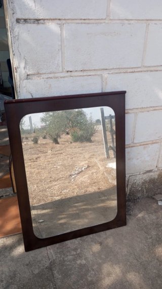 Espejo con Marco de Madera