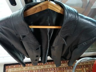 Chaqueta de Cuero Negra Talla M