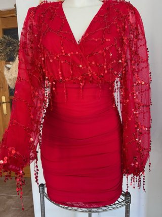 Vestido rojo drapeado lentejuelas