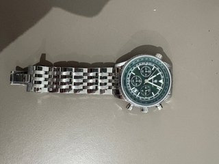 Reloj de Hombre con Correa Plateada