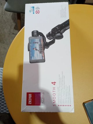 Gimbal Estabilizador Zhiyun Smooth 4
