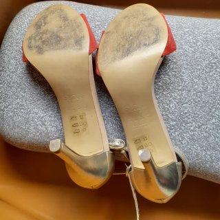 Sandalias de Tacón Rojas y Doradas Talla 36