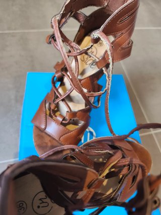 Sandalias Mustang Cuña Romano Marrón