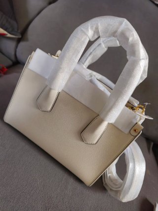Bolso Michael Kors Blanco/crema y Dorado