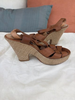 Sandalias de tacón de cuero